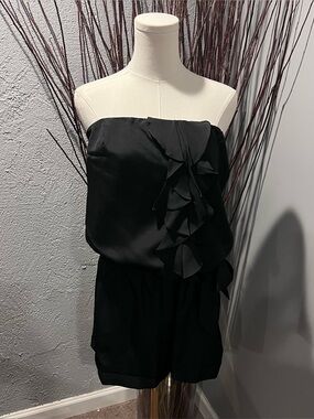 🌺NWT EXPRESS BLACK STRAPLESS BELTED ROMPER SIZE MEDIUM🌺